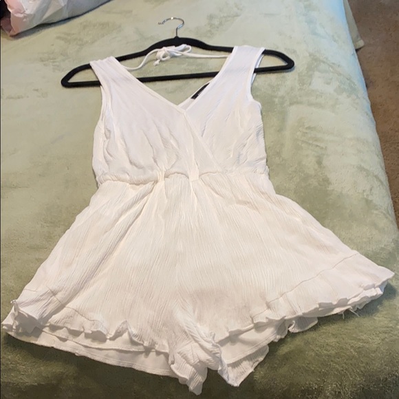 Short White Romper - Picture 3 of 4